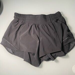 Lululemon - Hottie Hot Shorts 2.5”